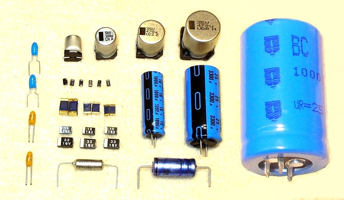 Electrolytic_capacitors-P1090328